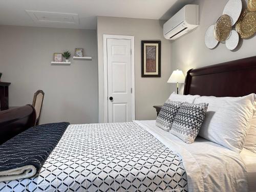 TG Craft Cottage fully fenced yard w private parking near Richmond Gyermek Múzeum