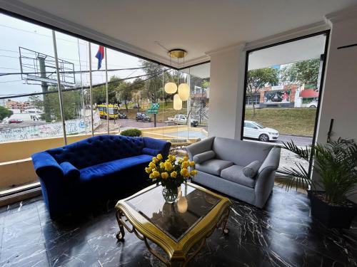 Фойє, Stanford Suites Hotel in Кіто