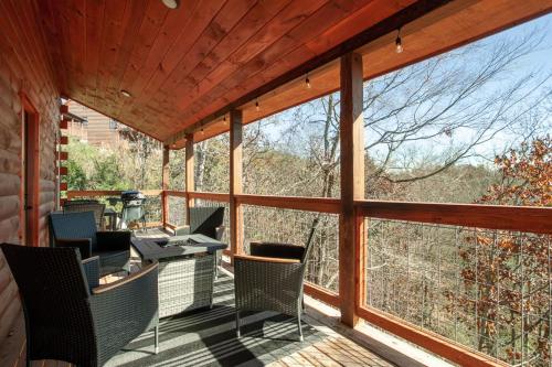 Luxe Lodge View Heated Pool Hot Tub Games in Sevierville, USA