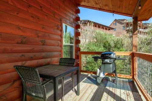 Luxe Lodge View Heated Pool Hot Tub Games in Sevierville, USA