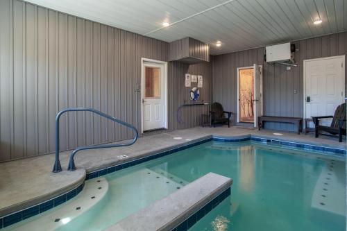 Luxe Lodge View Heated Pool Hot Tub Games in Sevierville, USA