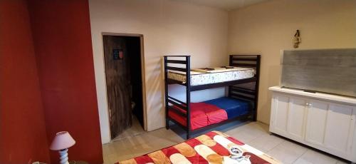 1 double bed, 1 bunk bed