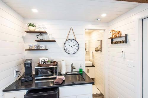 New The Wild West Cozy Container Home Alpine (TX) United States