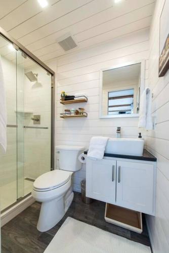 New The Wild West Cozy Container Home Alpine (TX) United States