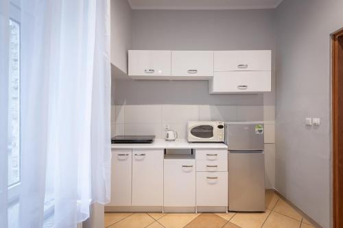 Queen Apartments