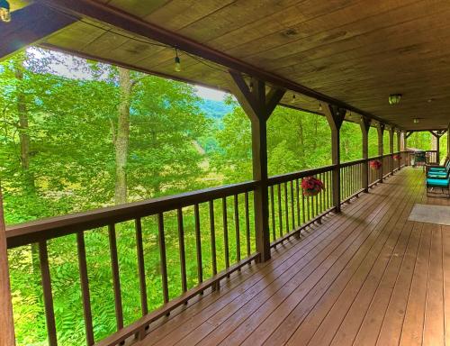 View, Getaway to a very private beautiful Cabin. in Rogersville (TN)
