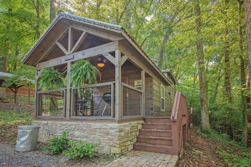 B&B Chattanooga - Apollonie Cabin Lookout Mountain Hot Tub - Bed and Breakfast Chattanooga