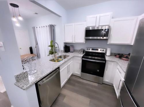 The Deluxe Executive Suite - 15 min from The Airport, 10 min from Six Flags in Atlanta, USA