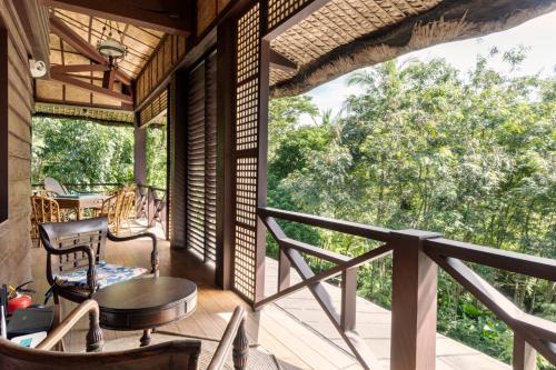 The Red Hen Homestead in Dumuclay