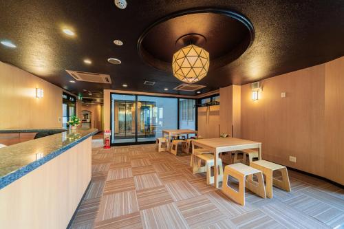11Capsules-E JOY INN East Nipoori Branch