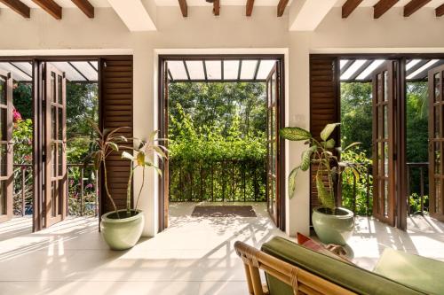 The Red Hen Homestead in Dumuclay