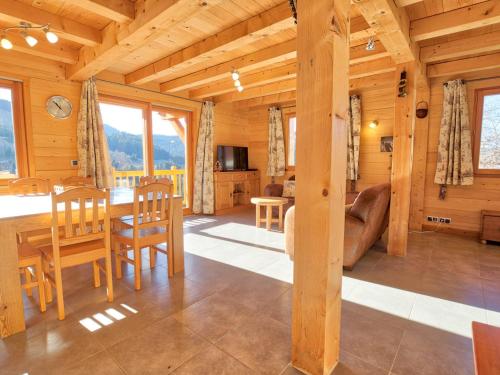 Chalet typique, 4 chambres, vue montagne, WIFI, parking - FR-1-505-66 in Notre Dame De Bellecombe