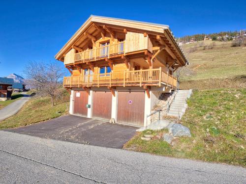 Chalet typique, 4 chambres, vue montagne, WIFI, parking - FR-1-505-66 in Notre Dame De Bellecombe