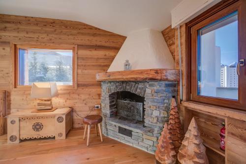  Danda Terrace Apartment - Happy Rentals in Sauze dOulx