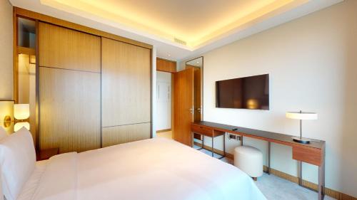 Primestay - Address Residences Opera 2BR Downtown - image 6
