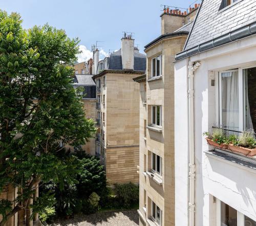 La Sorbonne & Pantheon - CityApartmentStay - main image