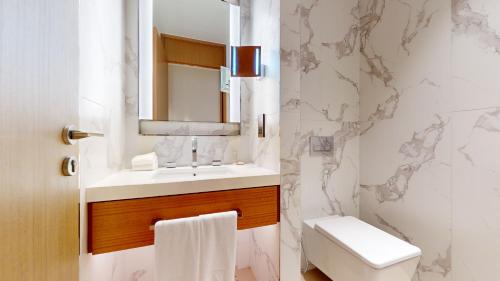 Primestay - 3-Bedroom Address Residences at Opera T2 Downtown - image 6