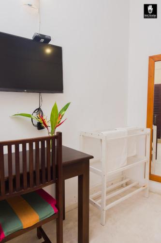 Standard Double Room with Garden View image 2