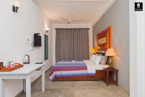 Standard Double Room with Garden View image 6