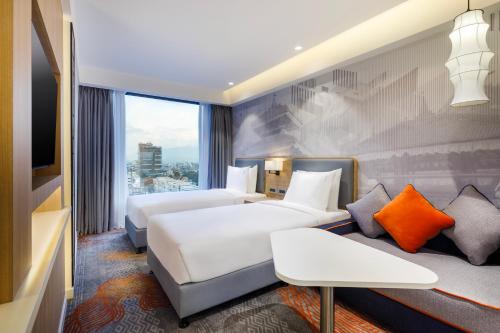 room detail thumbnail 1