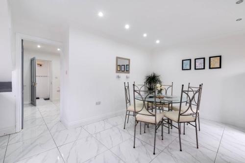 3 Bedroom House with Parking in Windsor - Family and Contractor friendly, Windsor (fotografie 8)
