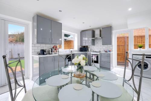 3 Bedroom House with Parking in Windsor - Family and Contractor friendly, Windsor (fotografie 10)