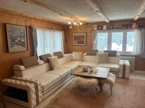  Charme chalet Davos Ski, Pension in Glaris