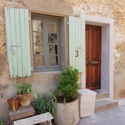 Petite maison de designer (avec terrasse)