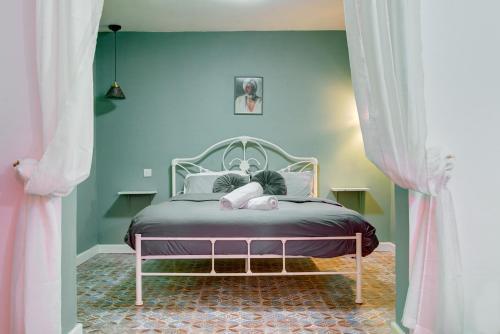 Deluxe Double Room image 2