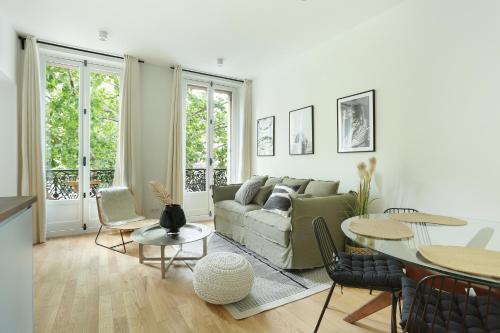 Apartment Center of Paris by Studio prestige