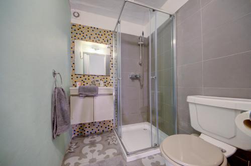Standard Twin Room image 2