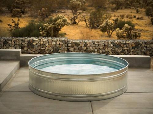 Neutra Home Joshua Tree Luxury Retreat Pool and Spa in Joshua Tree, USA