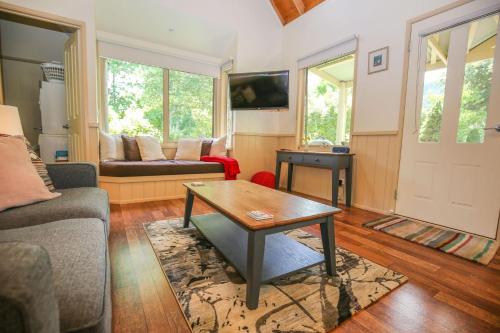 Közös társalgó / TV, Alpine Arnica Cottage 1 in Harrietville