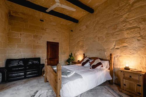 Charming & Stylish Historic Farmhouse with Pool Charming & Stylish Historic Farmhouse with Pool