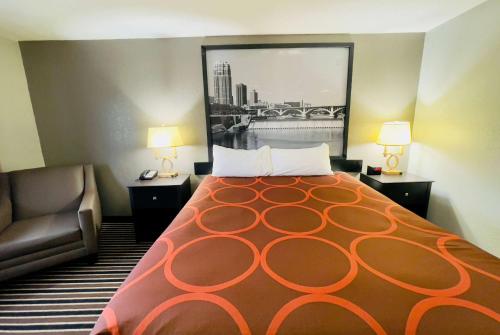 Super 8 by Wyndham Shakopee in Shakopee, USA