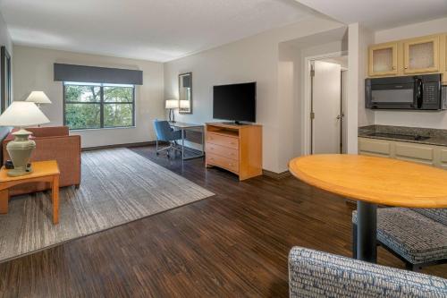 Hampton Inn By Hilton & Suites Nashville-Vanderbilt-Elliston Place