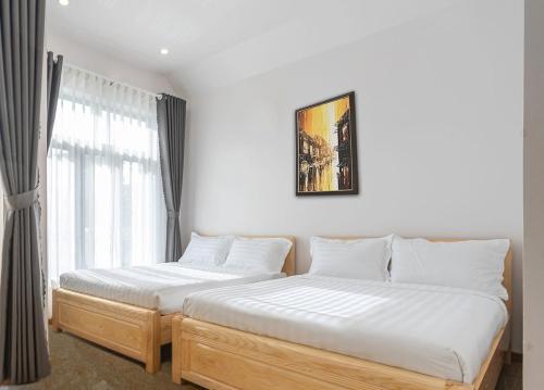 Triple Room with Balcony image 1