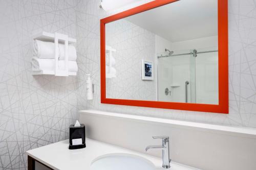 Hampton Inn West Palm Beach Central Airport - image 6