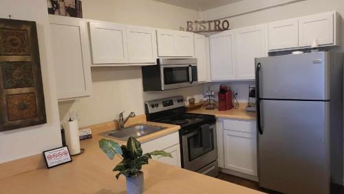 Heart of Detroit Gem! 2BR Apt near Fox Színház