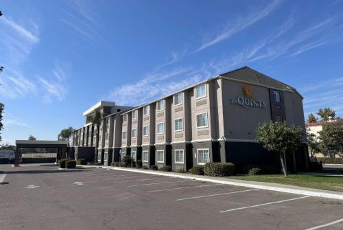 La Quinta by Wyndham Tulare - image 12