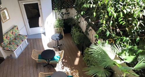 Hotel Apolonia Paris Montmartre; Sure Hotel Collection by Best Western, Париж
