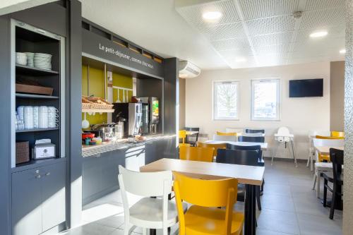 Їжа та напої, B&B HOTEL Maurepas in Морепас