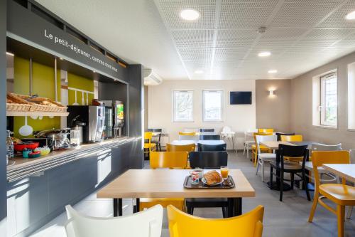 Зручності, B&B HOTEL Maurepas in Морепас