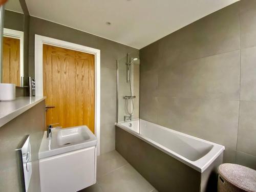 Queen Annes court luxury apartment on high street, Windsor (foto 10)