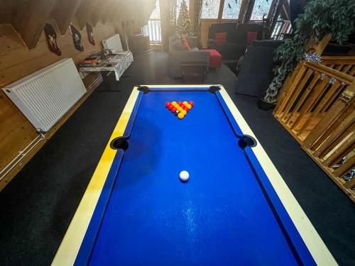 Stunning Log Cabin With A Pool Table For Hire In Norfolk, Sleeps 8 Ref 34045al