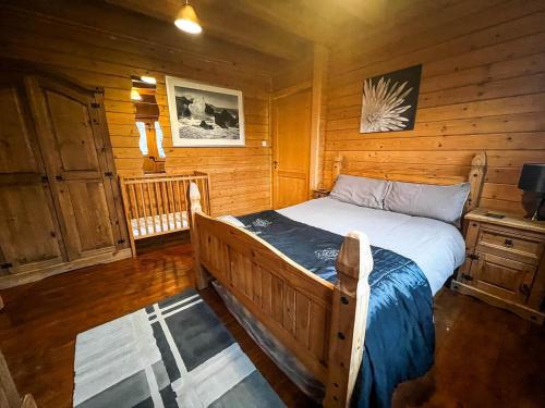 Stunning Log Cabin With A Pool Table For Hire In Norfolk, Sleeps 8 Ref 34045al