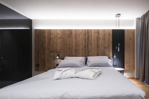 DOLOMITI EXCLUSIVE YOUR MOUNTAIN SUITE DOLOMITI EXCLUSIVE YOUR MOUNTAIN SUITE