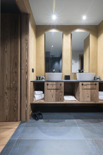 DOLOMITI EXCLUSIVE YOUR MOUNTAIN SUITE DOLOMITI EXCLUSIVE YOUR MOUNTAIN SUITE