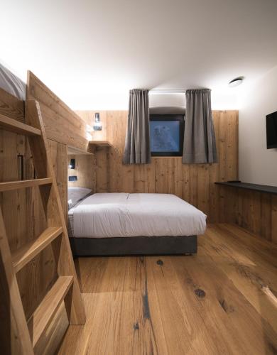 DOLOMITI EXCLUSIVE YOUR MOUNTAIN SUITE DOLOMITI EXCLUSIVE YOUR MOUNTAIN SUITE