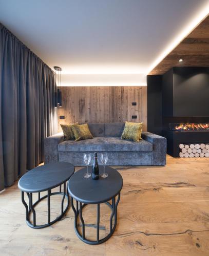 DOLOMITI EXCLUSIVE YOUR MOUNTAIN SUITE DOLOMITI EXCLUSIVE YOUR MOUNTAIN SUITE